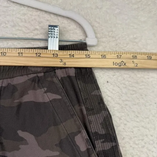 Athleta Camo Farallon Shorts‎ Womens 4 Gray Black Camouflage Drawstring Cotton - Image 5