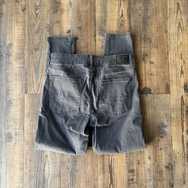 American Eagle Women’s Grey Low-Rise Cargo Jeggings Stretch Sz 8 Short - Image 9