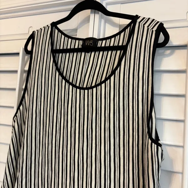 W5 Black And White‎ Stripe Pop Pom Tank Top Size 3X - Image 3