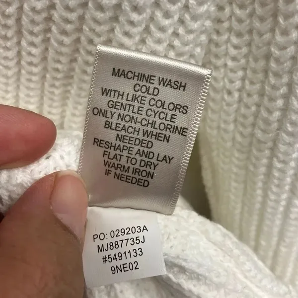 John Paul Richard 100% Acrylic Broach Button White Knit Cardigan Med #763 - Image 8
