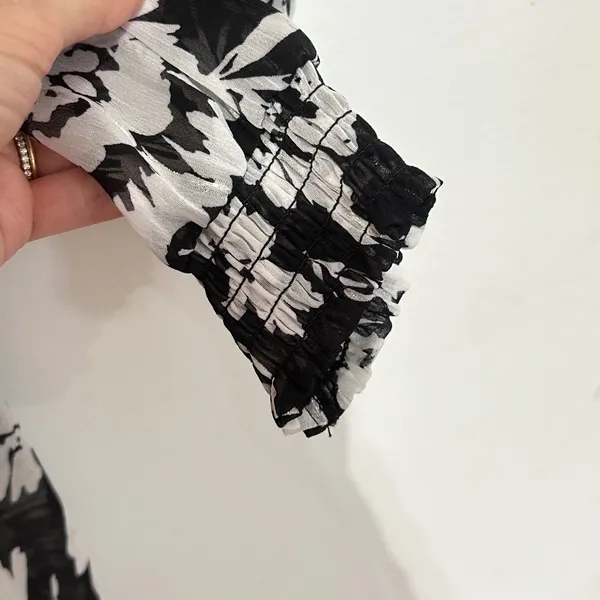 Zara Floral Print Ruffle Mini Dress Black White Long Sleeve V-Neck Size M NWT - Image 9