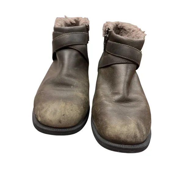 UGG Brown Leather Ankle Boots With Shearling Lining Womens Size 8 SKU 9972 - Image 11