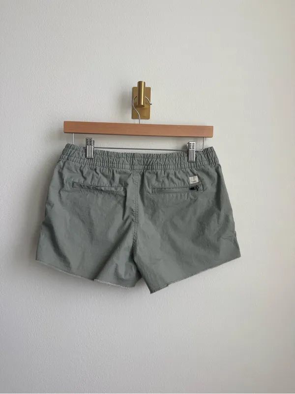 Vuori Vintage Ripstop Shorts Raw Hem Gray DuraTerra Women's XS - Image 4