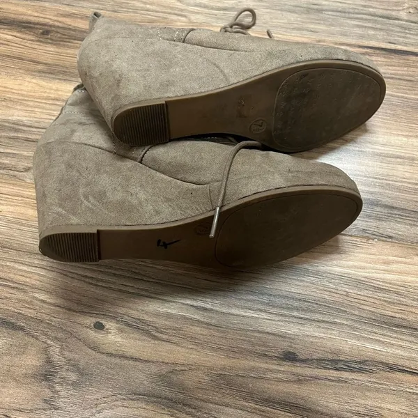 Dolce‎ vita wedge boots 7.5 - Image 3