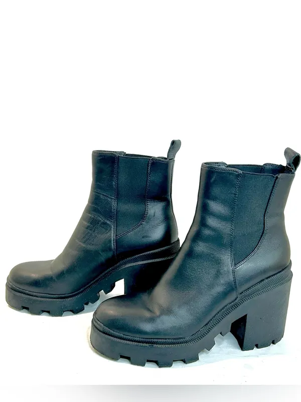 Steve Madden Roxie Platform Bootie in Black Leather, Chunky Lug Sole, size 9 - Image 9