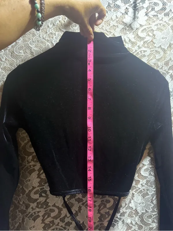 Velvet long sleeve wrap crop top small can be worn front or back - Image 8