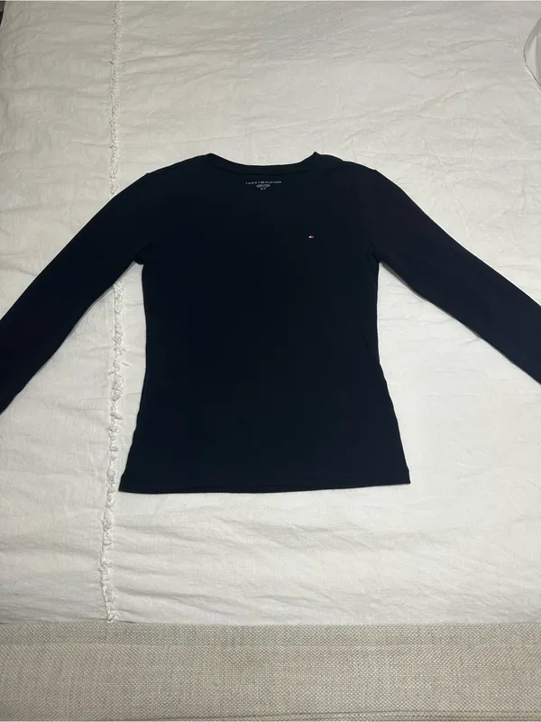 Tommy Hilfiger long sleeve - Image 2