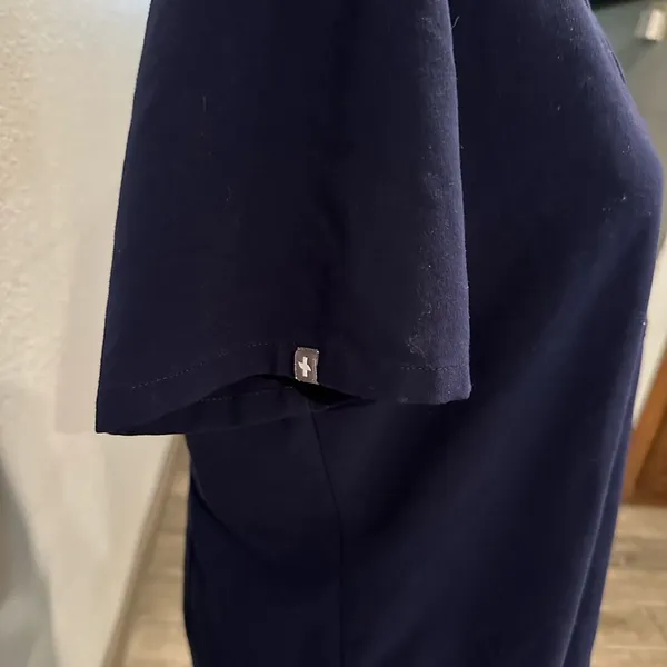 Like new by figs Casma Three-Pocket Scrub Top™ Navy Blue Women's V-Neck Top - Image 5