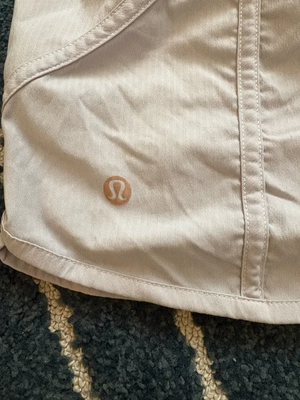 Lululemon Shorts Track That 3" White High-Rise - Image 3
