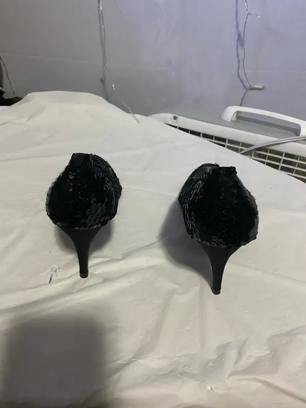 IC COLLECTION Black Sequin Pointed Toe Pumps Size 8 - Image 2