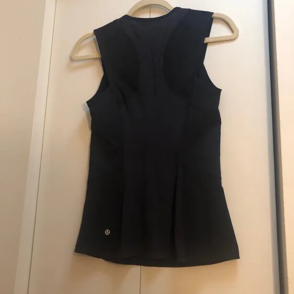 Lululemon tank  top size 2 - Image 5