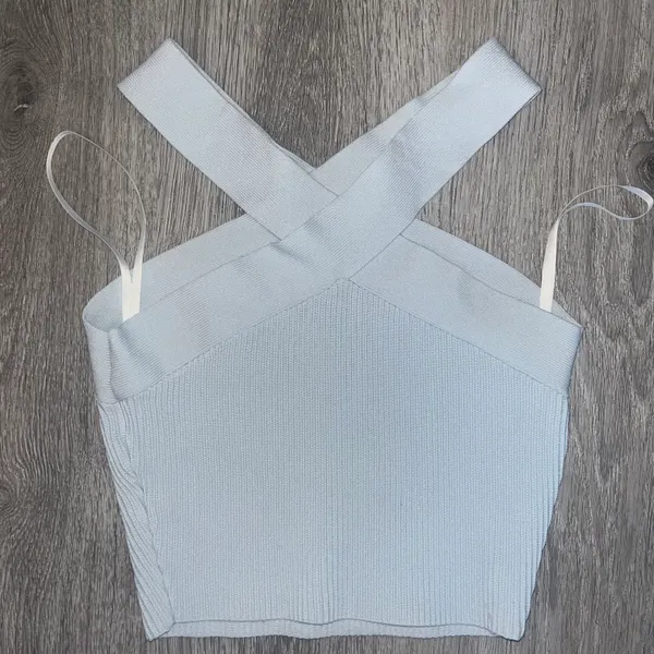 Aritzia Babaton Sculpt Knit Criss Cross Cropped Tank baby blue size small - Image 5