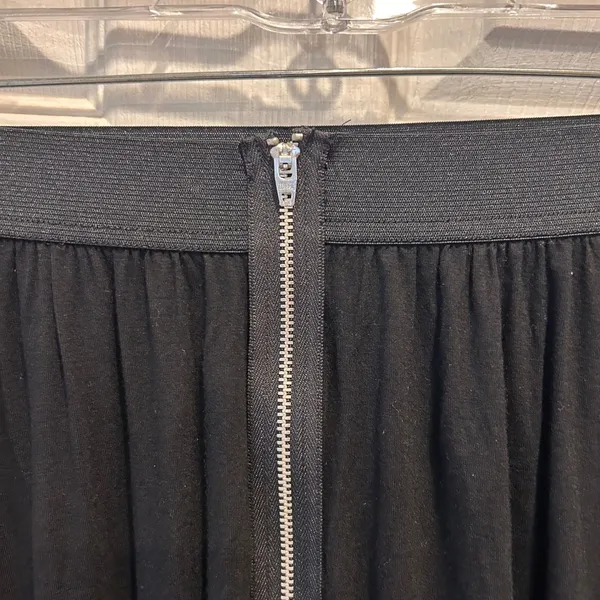 Elle Women Black Zipper Front Skirt Size L Rayon Spandex‎ Grunge Goth Whimsigoth - Image 2