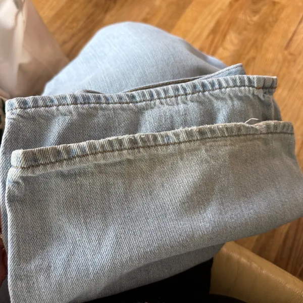 Universal Threads Relaxed Wide Leg Jeans Light Wash Star Patch Denim Womens 10/30 - Image 8