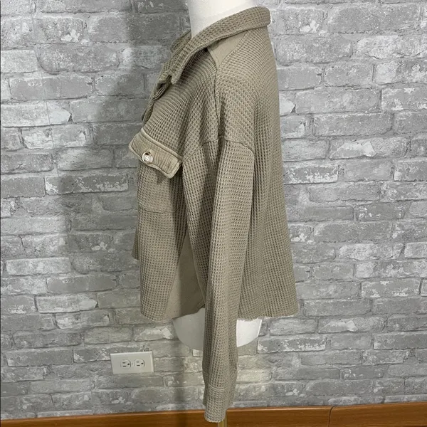 Amazon Women's Tan Button-Up Waffle Knit Button Up Shacket/TOP - Image 2