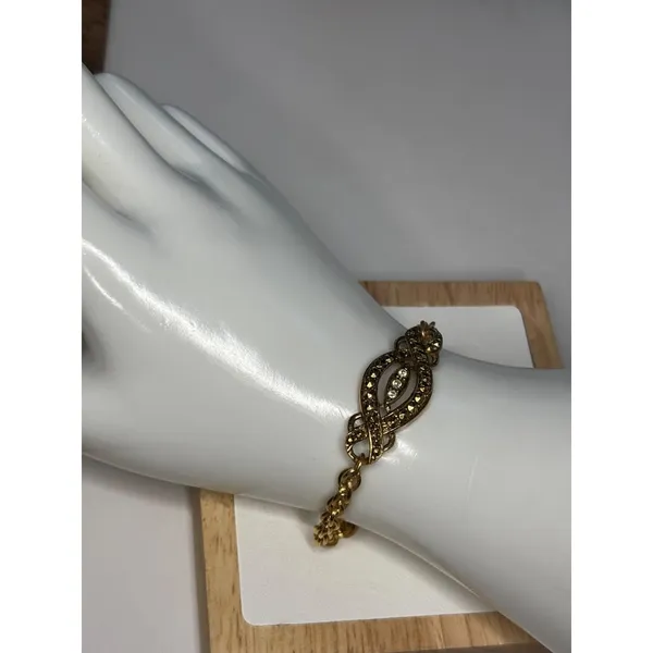AVON Gold-Tone Rope Chain Bracelet W/ Rhinestone & Intricate Centerpiece Design - Image 10
