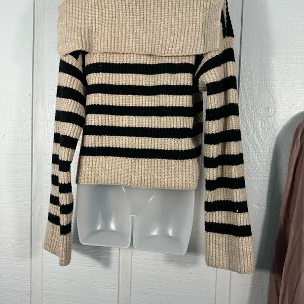 Sincerely Jules Black and Tan Striped Sweater Size Medium NWOT - Image 10
