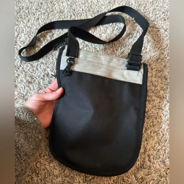 Sherpani Grey and Black Crossbody Travel Purse - Image 3
