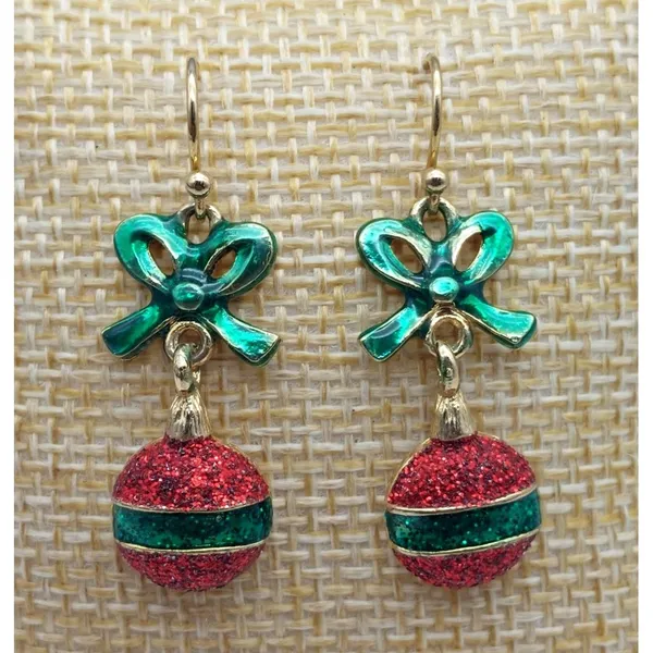 Cute Lot of 3 CHRISTMAS Earrings Dangle Ornament Holly Studs and Wreaths & Bows - Image 4