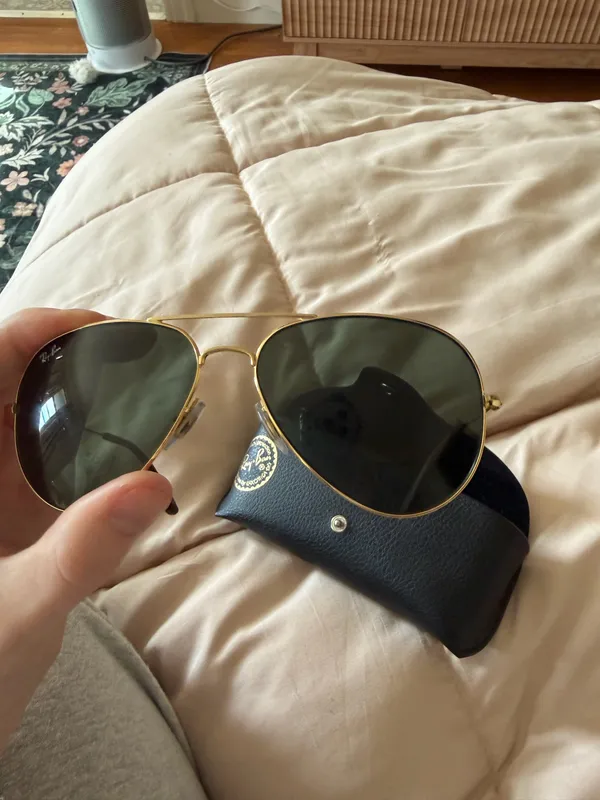 Ray-Ban Aviator Gold and case  - Image 5