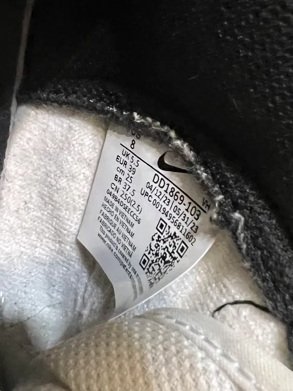 Nike Jordan panda high top size 8 women’s  - Image 2