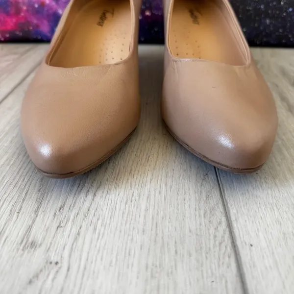 TROTTERS Womens Beige‎ Kiera Pointed Toe Kitten Heel Slip On Pumps Sz 8.5 - Image 3