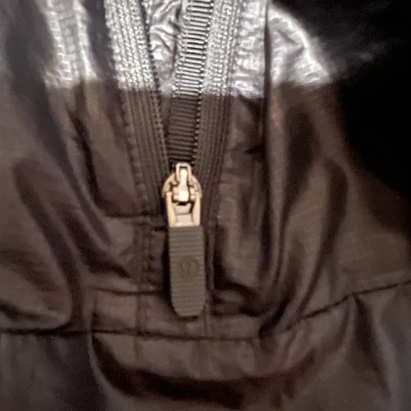 Lululemon black packable windbreaker raincoat s/m‎ - Image 7