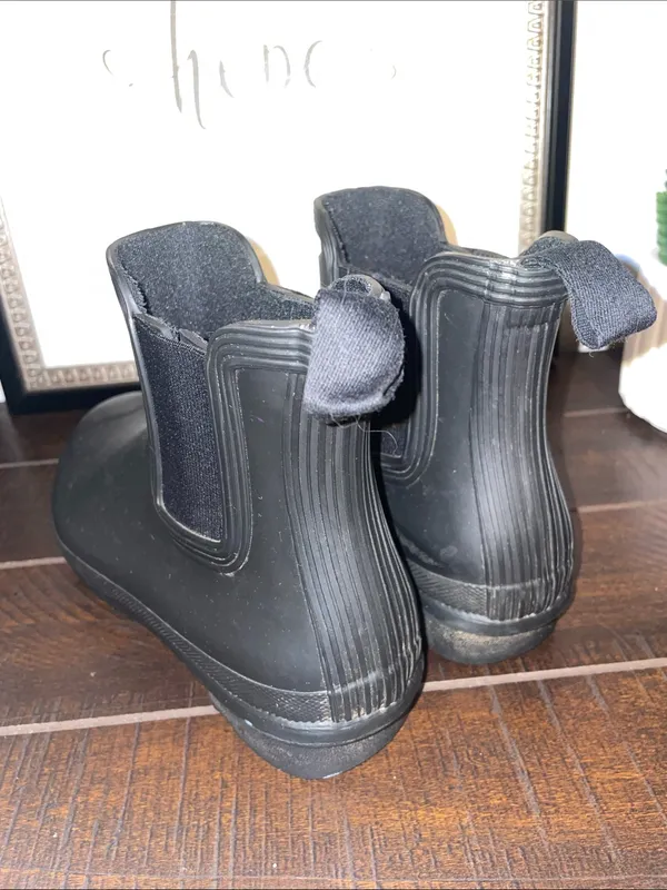 Hunter Original Black Short Chelsea Rain Boots Size 7 - Image 9