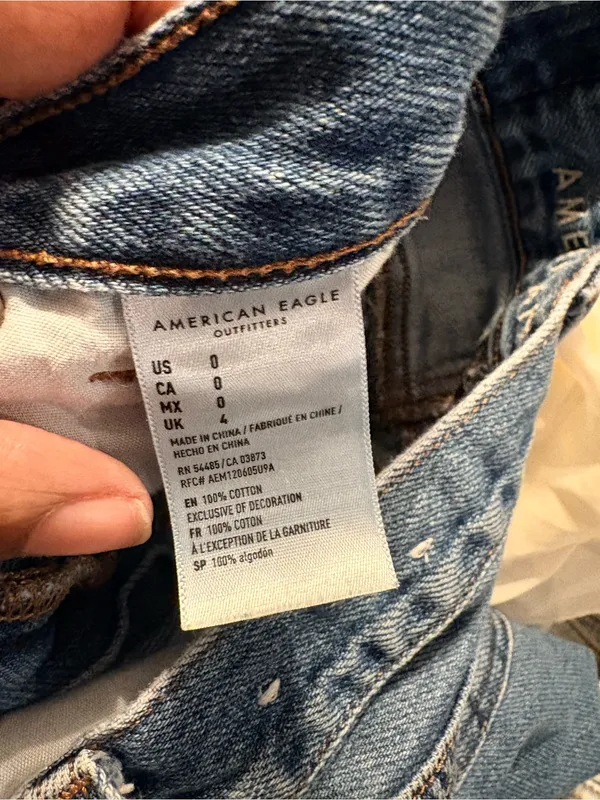 American Eagle Outfitters cuffed mom shorts size 0 - Image 4