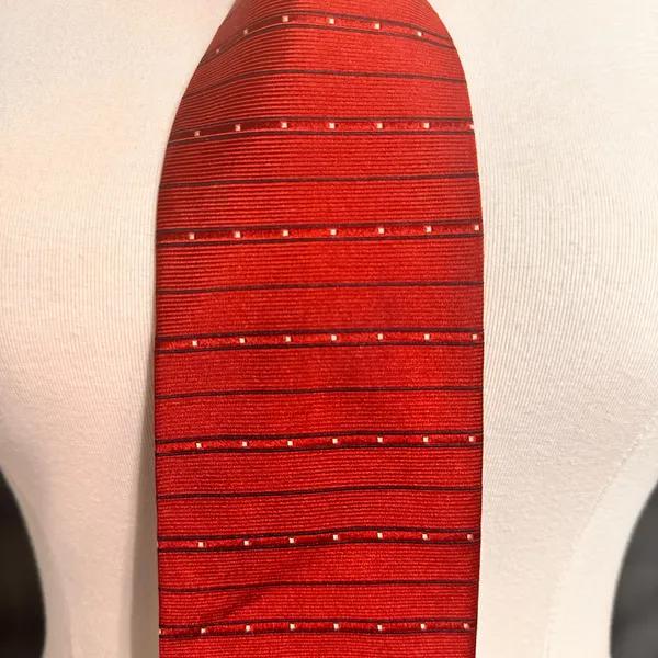 Tommy Hilfiger Man's Silk Tie Red Striped Vintage Designer Classic Cravat Office - Image 2