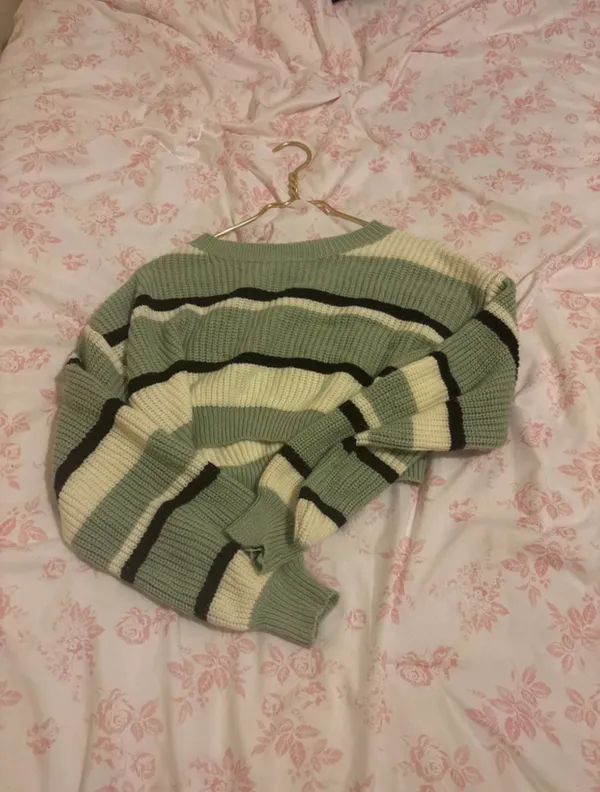 Green striped cropped sweater - Image 3