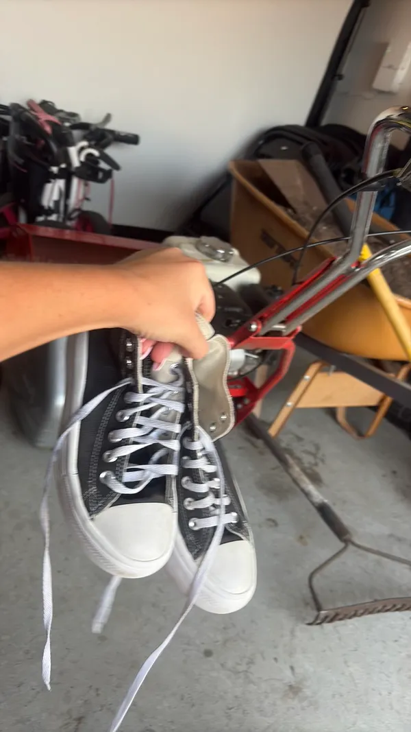3 pairs of converse shoes - Image 4