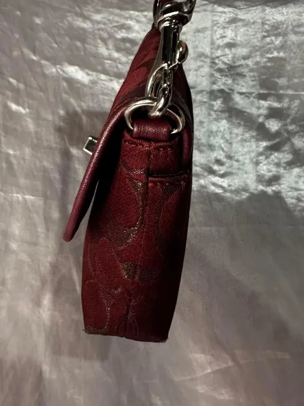 Vintage Y2K Coach Signature Burgundy Small Shoulder Bag/Wristlet Turnlock - Image 2