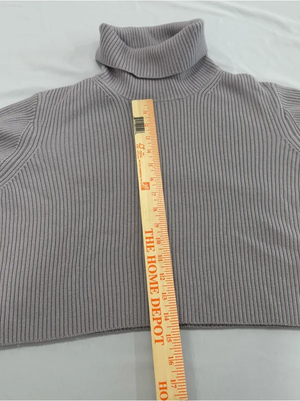 Aritzia Wilfred Cropped Turtleneck‎ Sweater 100% merino wool Medium - Image 5