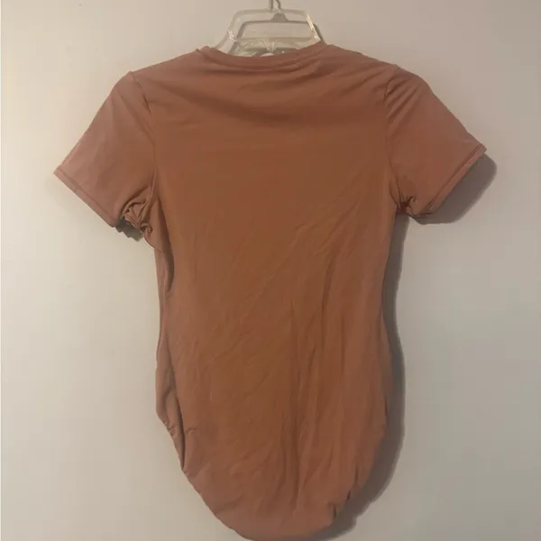 SKIMS Fits Everybody T-Shirt Bodysuit in Limited Edition Sienna size large - Image 4