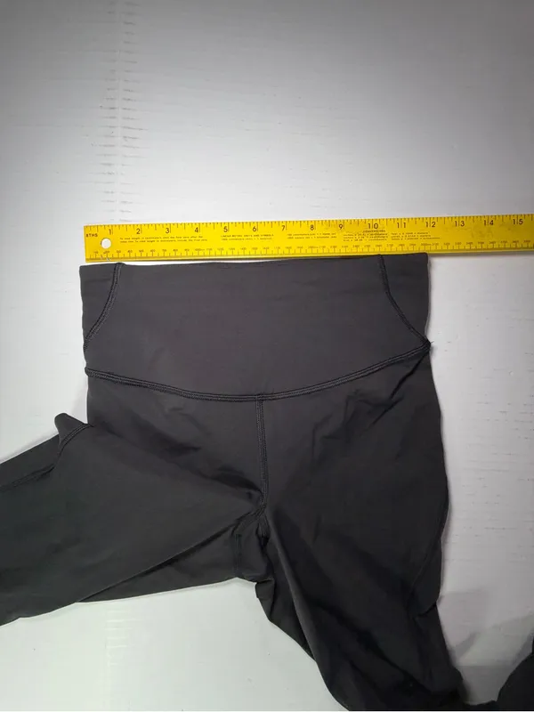 lululemon base pace crop Black High-Rise Performance Leggings est sz 6 see msmts - Image 4