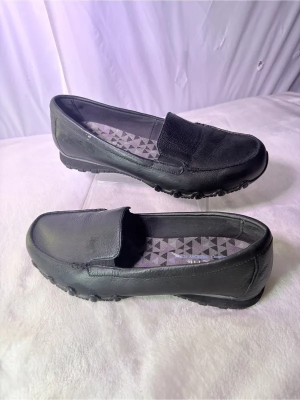 Skechers Black Slip-On Loafer with Purple Patterned Lining - Image 2
