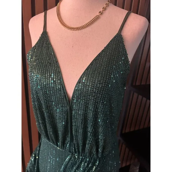 Prettylittlething sleeveless cocktail mini dress features a plunging V-neckline - Image 3