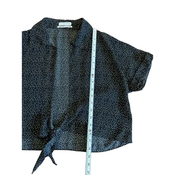 Urban Outfitters Tie-Front Short Sleeve Cropped‎ Top black white Med - Image 6