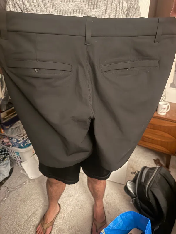 Lululemon Mens Black Shorts 7” - Image 2