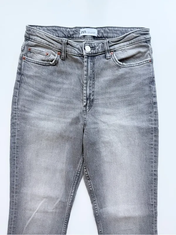 Zara Gray High Waisted Straight Legged Jeans size 8 - Image 2