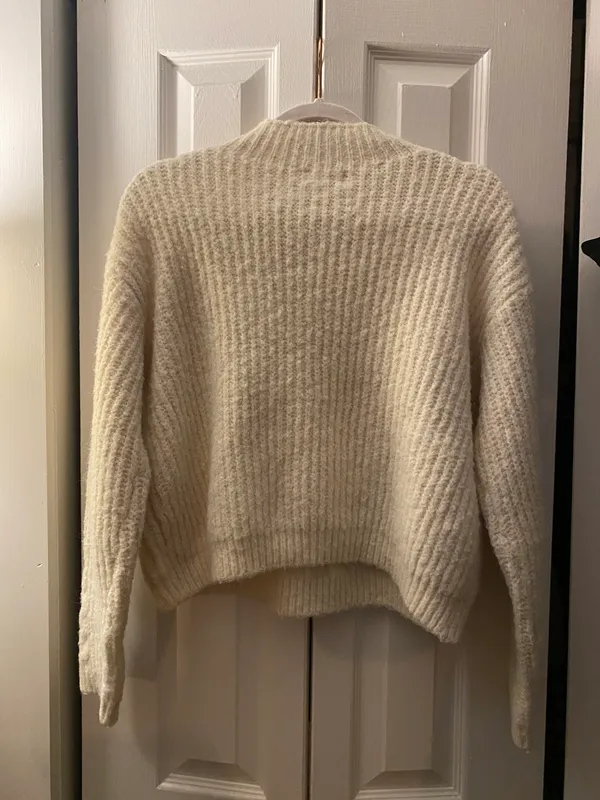 Universal Threads Sweater - Image 4
