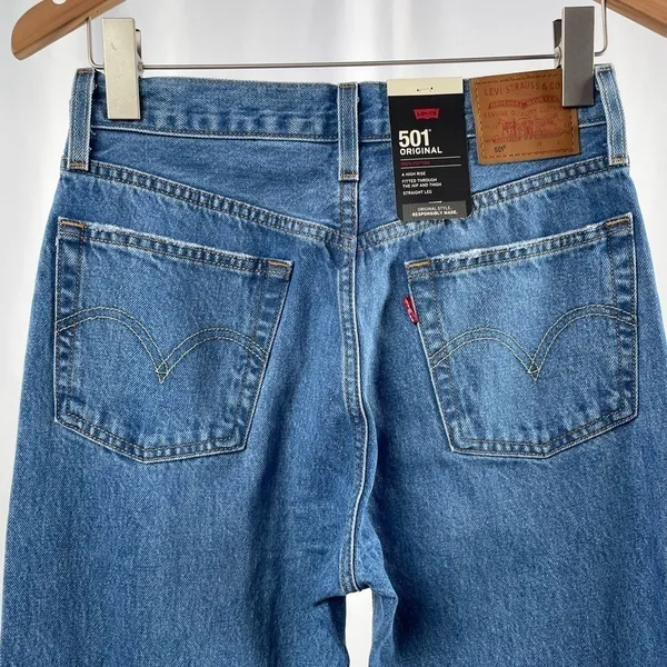 NWT 501 High‎ Rise Distressed Straight Jean in Athens Crown Size 32 x 30 - Image 7