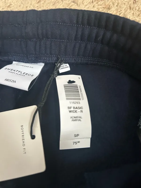 Aritzia Cozy Sweatfleece Boyfriend Wide Sweatpants navy - Image 4