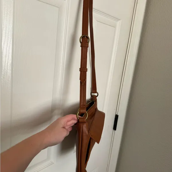 Universal Threads Tan Leather Bag - Image 4