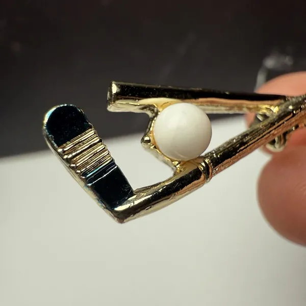 Gerry’s Golfing Golf Putter Ball & Flag Brooch Pin Signed Vintage - Image 5