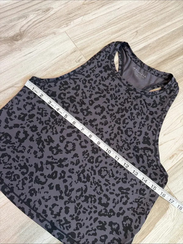 Athleta Cropped Tank Top Cheetah Medium - Image 3