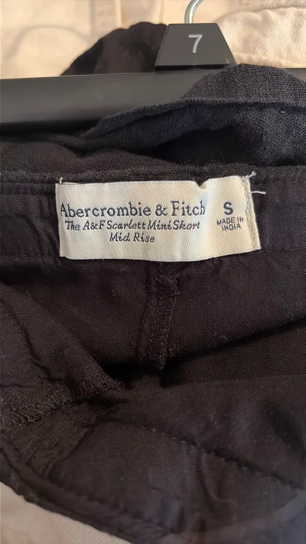 The A&F Scarlett Mini Skort Abercrombie - Image 3