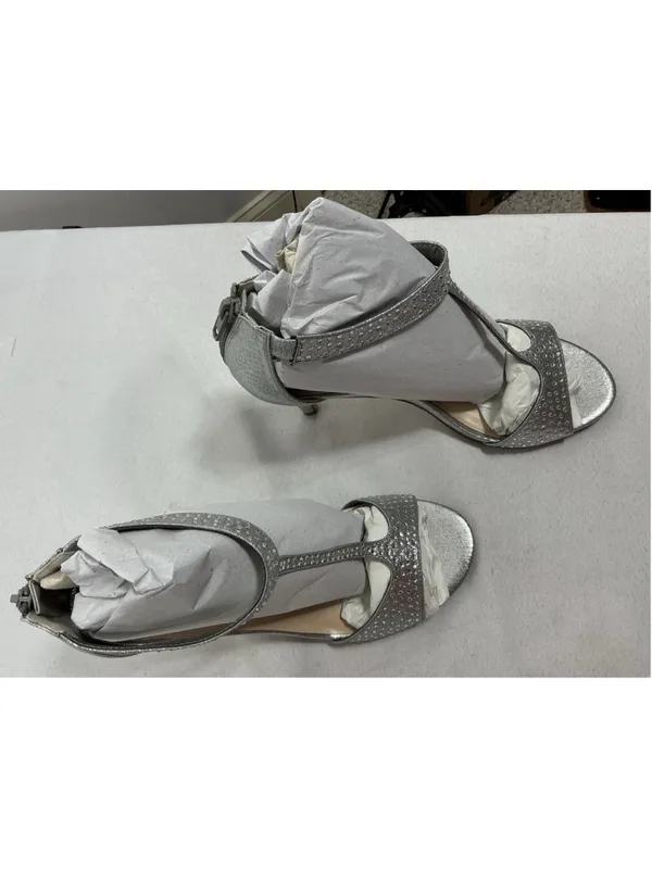 Womans New In Box City Classified Alicia Formal Evening Stiletto Pumps 9 Silver - Image 2