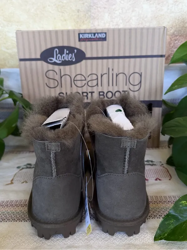 NEW Kirkland Signature Women’s Shearling Fur Grey Winter Short Boots, Size 6 - Image 6